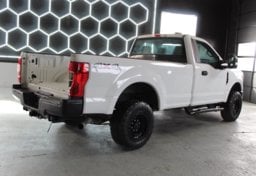 2020 Ford F-250 Super Duty 4x4 XL - Thumbnail 8