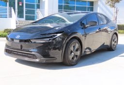 2024 Toyota Prius LE - Thumbnail 3