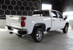 2025 Chevrolet Silverado 3500HD 4x4 - Thumbnail 8