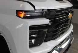 2025 Chevrolet Silverado 3500HD 4x4 - Thumbnail 19