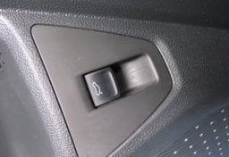 2025 Volkswagen Jetta SE - Thumbnail 31