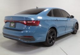 2025 Volkswagen Jetta SE - Thumbnail 7