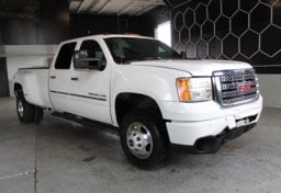 2013 GMC Sierra 3500HD 4x4 Denali - Thumbnail 4