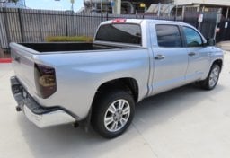 2016 Toyota Tundra SR5 - Thumbnail 11
