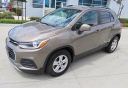 2022 Chevrolet Trax LT - Thumbnail 2