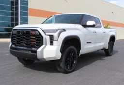 2023 Toyota Tundra Limited - Thumbnail 3