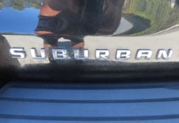 2019 Chevrolet Suburban LT - Thumbnail 17