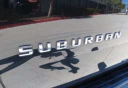 2019 Chevrolet Suburban LT - Thumbnail 16