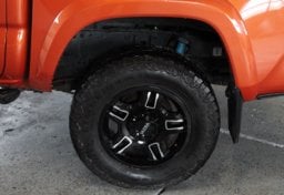 2018 Toyota Tacoma TRD Off-Road - Thumbnail 31