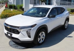 2025 Chevrolet Trax - Thumbnail 4