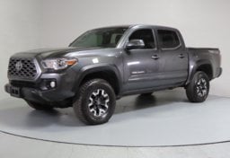 2022 Toyota Tacoma TRD Off-Road - Thumbnail 4