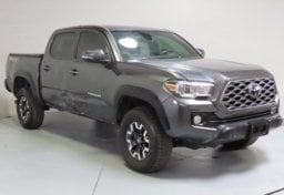 2022 Toyota Tacoma TRD Off-Road - Thumbnail 1