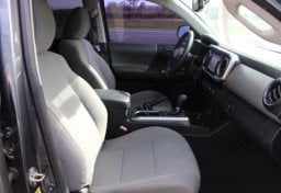 2017 Toyota Tacoma - Thumbnail 35
