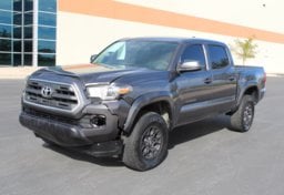 2017 Toyota Tacoma - Thumbnail 2