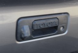 2017 Toyota Tacoma - Thumbnail 18