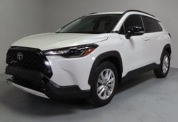 2025 Toyota Corolla Cross LE - Thumbnail 3