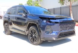 2026 Toyota RAV4 SE - Thumbnail 3