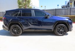 2026 Toyota RAV4 SE - Thumbnail 5