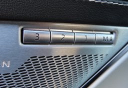 2024 Jaguar XF R-Dynamic SE - Thumbnail 31