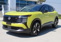 2025 Nissan Kicks SR - Thumbnail 3