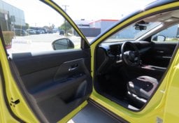 2025 Nissan Kicks SR - Thumbnail 29