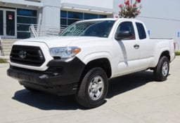 2023 Toyota Tacoma SR - Thumbnail 3