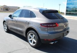 2015 Porsche Macan S AWD - Thumbnail 8