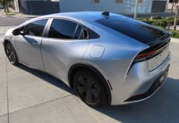 2026 Toyota Prius LE - Thumbnail 9