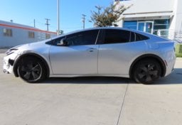 2026 Toyota Prius LE - Thumbnail 6