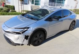 2026 Toyota Prius LE - Thumbnail 2