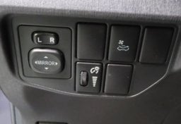 2015 Toyota Prius III - Thumbnail 20