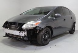 2015 Toyota Prius III - Thumbnail 4