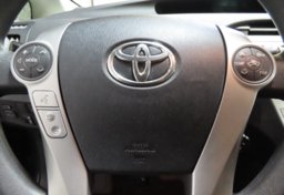 2015 Toyota Prius III - Thumbnail 34