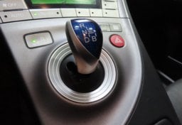 2015 Toyota Prius III - Thumbnail 32