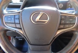 2019 Lexus UX 200 - Thumbnail 28