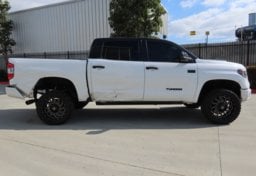 2020 Toyota Tundra SR5 - Thumbnail 9