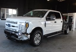 2019 Ford F-250 Super Duty 4x4 - Thumbnail 2