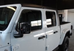 2023 Jeep Gladiator - Thumbnail 14