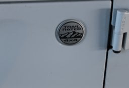 2023 Jeep Gladiator - Thumbnail 22