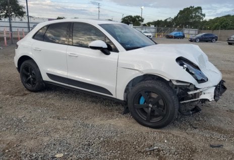 Picture of 2019 Porsche Macan