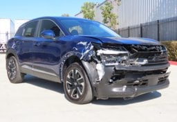 2025 Nissan Kicks SV AWD - Thumbnail 4