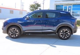 2025 Nissan Kicks SV AWD - Thumbnail 12