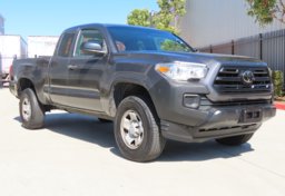 2019 Toyota Tacoma SR - Thumbnail 3