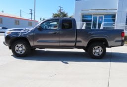 2019 Toyota Tacoma SR - Thumbnail 6