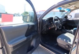 2019 Toyota Tacoma SR - Thumbnail 32