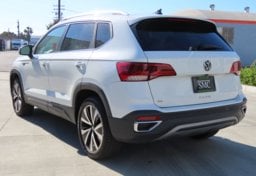 2023 Volkswagen Taos SE - Thumbnail 9