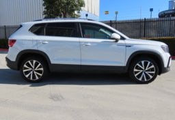 2023 Volkswagen Taos SE - Thumbnail 6