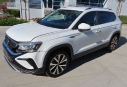 2023 Volkswagen Taos SE - Thumbnail 2