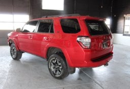 2017 Toyota 4Runner - Thumbnail 8