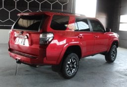 2017 Toyota 4Runner - Thumbnail 7